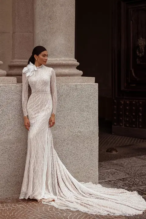 Divine wedding dress by Carfelli, mermaid, lace