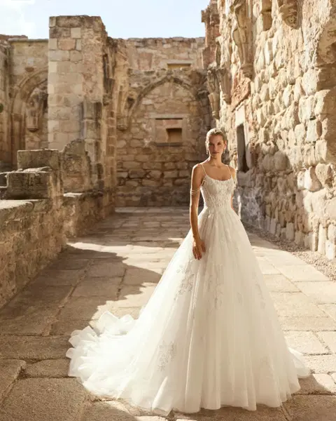 Perfume wedding dress by Adriana Alier, A-line, tulle