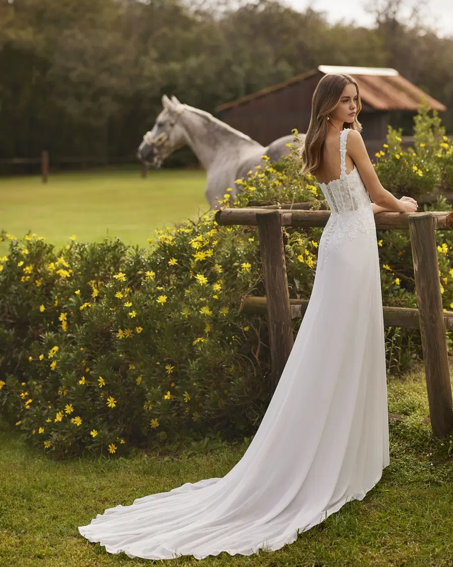 Nelsia by Alma Novia - view 2 of 3