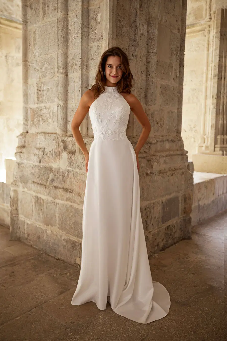 27604 by Très Chic: A-Line silhouette, high / halter neckline, sleeveless, satin