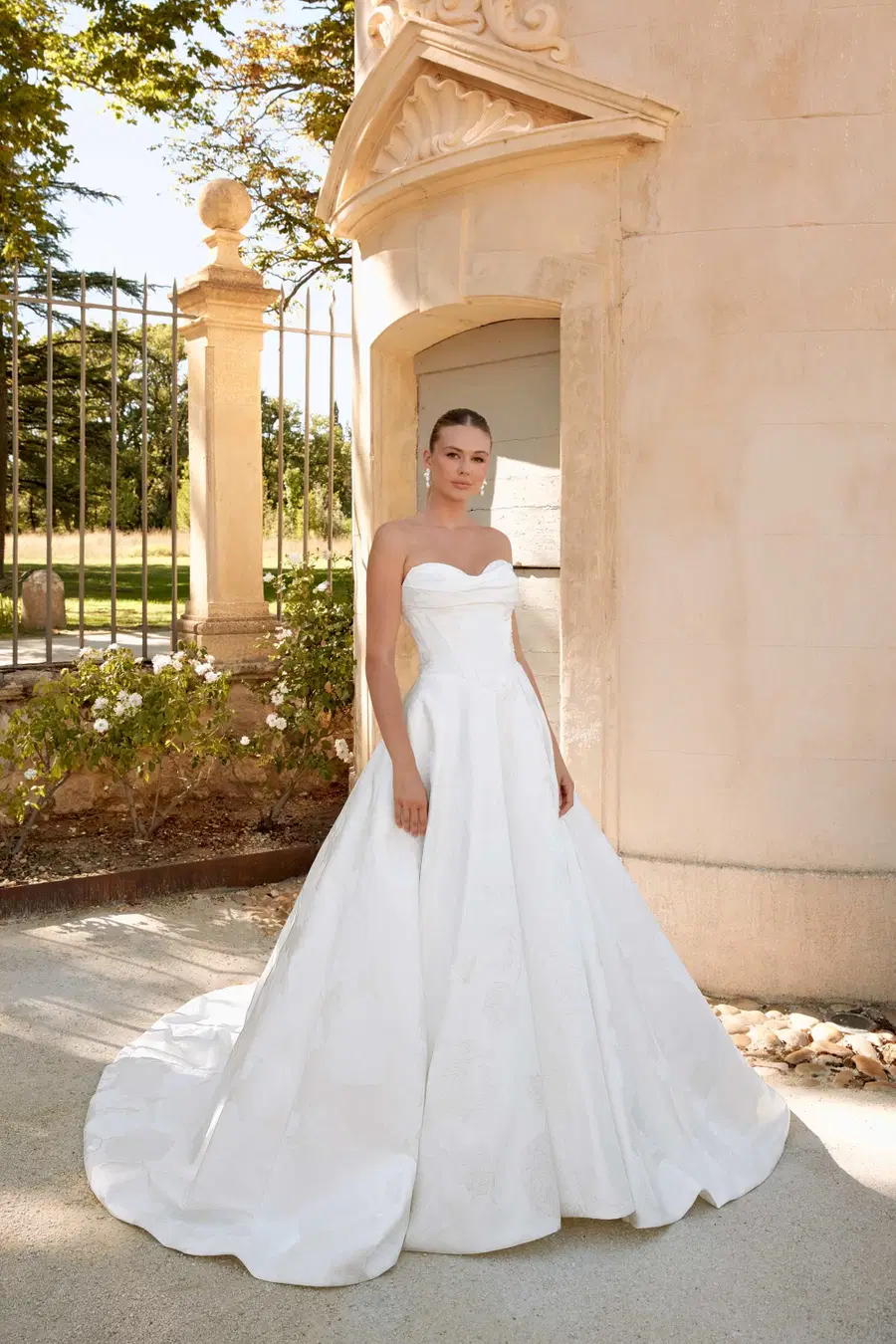 44588 by Sincerity Bridal: Ball Gown silhouette, sweetheart neckline, sleeveless, jacquard