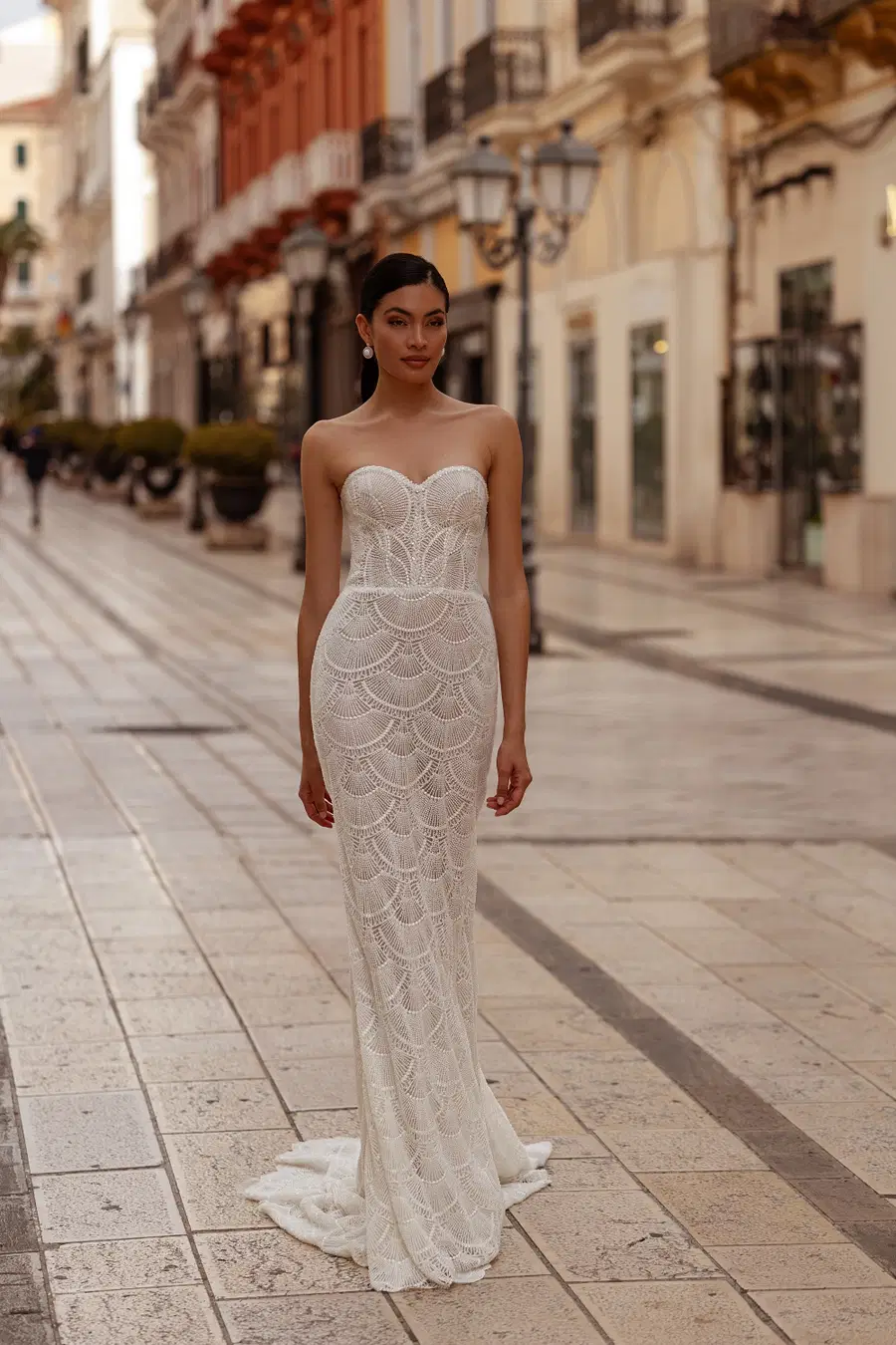 Gorgeous by Carfelli: Trumpet silhouette, sweetheart neckline, sleeveless, lace