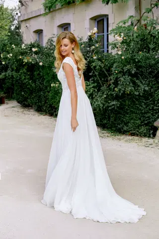 44532 by Sincerity Bridal - view 4 of 5
