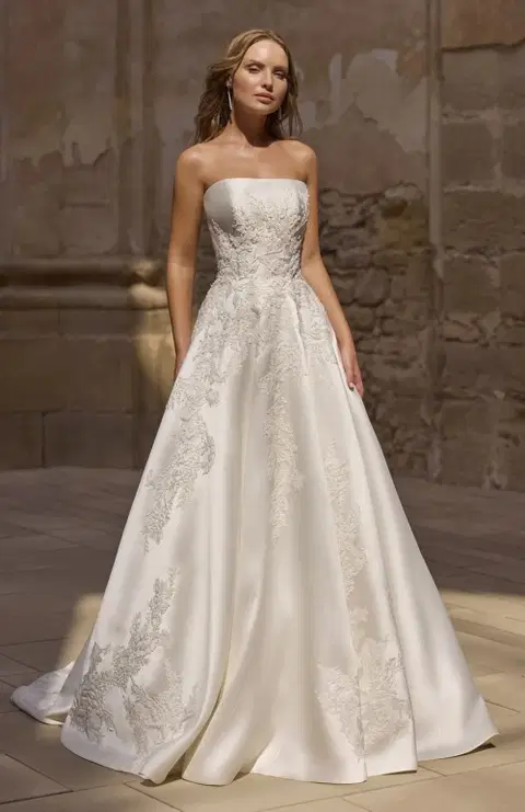 Heather wedding dress by Veni Infantino, A-line, lace