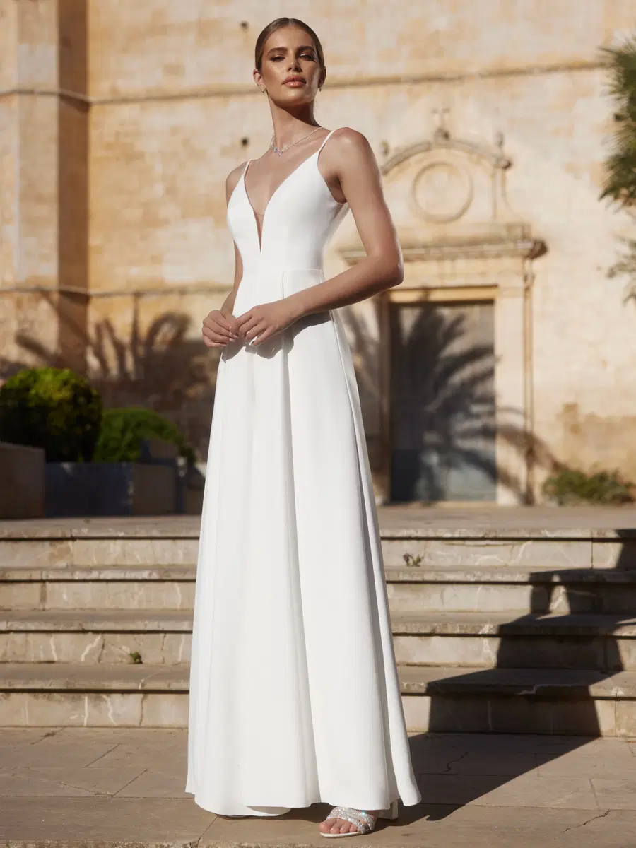 LIV by Bianco Evento: Jumpsuit silhouette, deep V-neck neckline, sleeveless, crepe