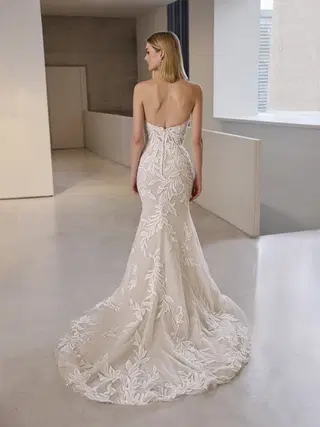 DEBIE by Pronovias - view 2 of 5