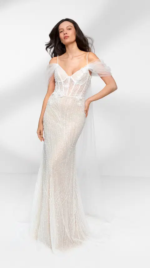 Lenja wedding dress by Anna Kara, fit & flare, lace