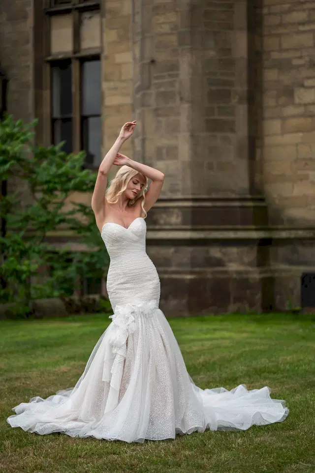RB3242 by Rachel Allan: Mermaid silhouette, sweetheart neckline, sleeveless, tulle