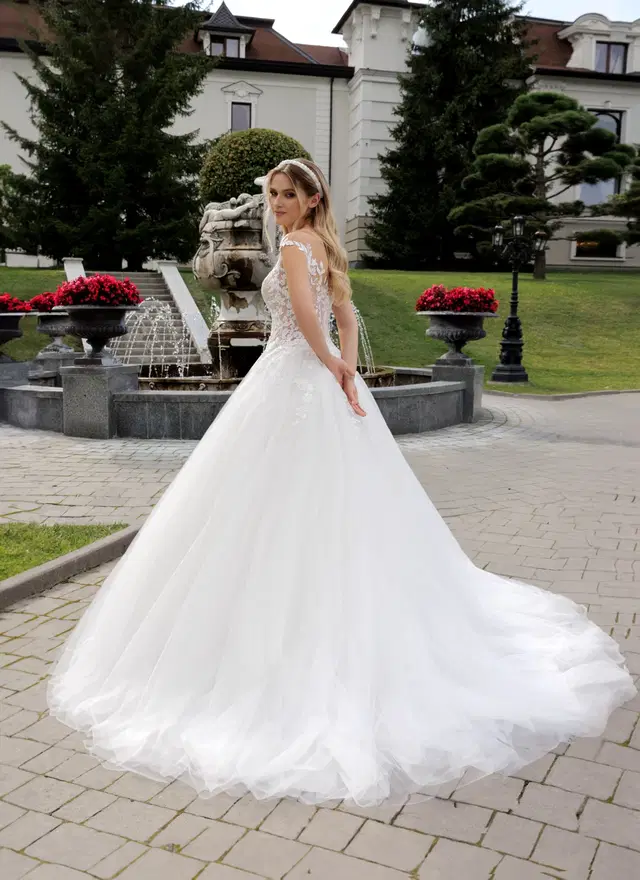 5564 by Serena Bridal - view 2 of 3
