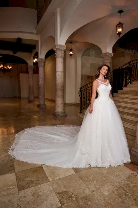 Style RB4210 wedding dress by Rachel Allan, ball gown, lace
