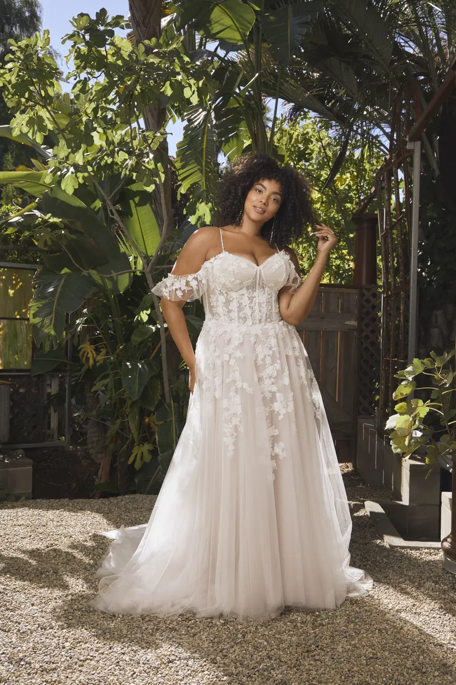 Cameryn Curvy by Beloved by Casablanca: A-Line silhouette, sweetheart neckline, short sleeves, lace