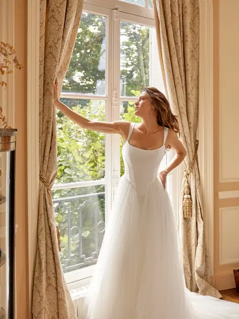 Millie wedding dress by Justin Alexander, tulle, straight
