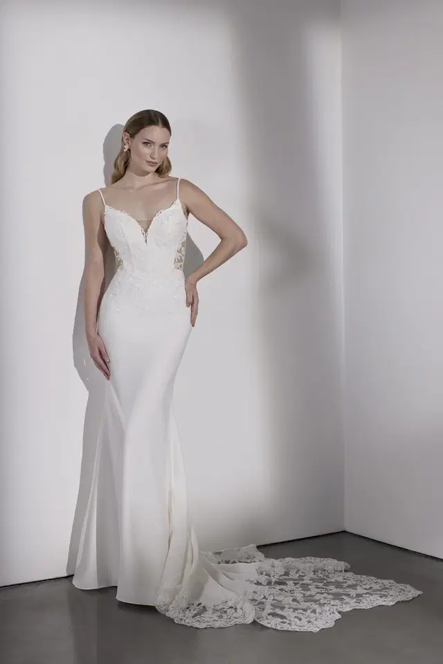 Kent by Avenue by Josephine Scott: Mermaid silhouette, sweetheart neckline, sleeveless, crepe