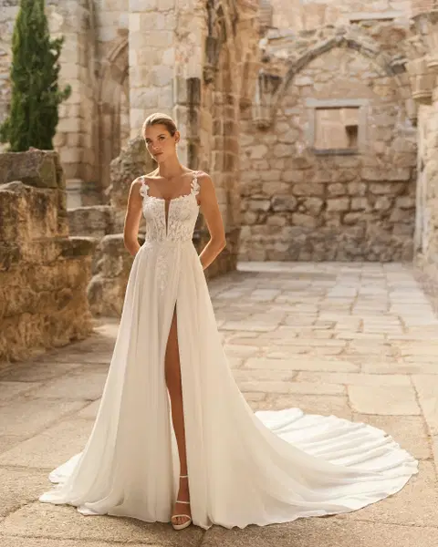 Panal wedding dress by Adriana Alier, A-line, georgette