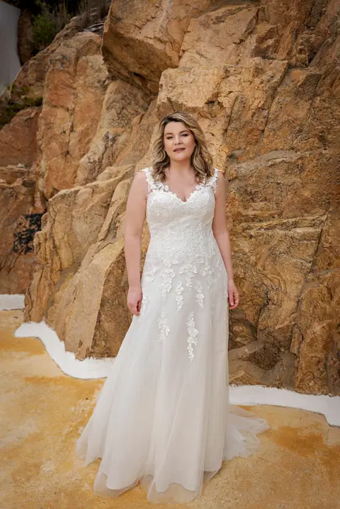 Style LB226 wedding dress by Lohrengel, A-line, lace