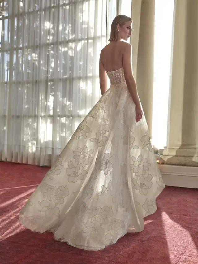 YONNE by Pronovias Privée - view 2 of 3