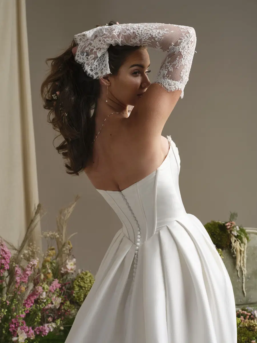 Zorina by Rebecca Ingram - view 5 of 16