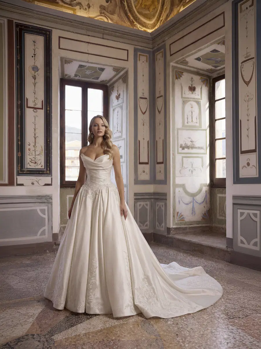Almond 63341 by Veni Infantino: Ball Gown silhouette, sweetheart neckline, sleeveless, satin