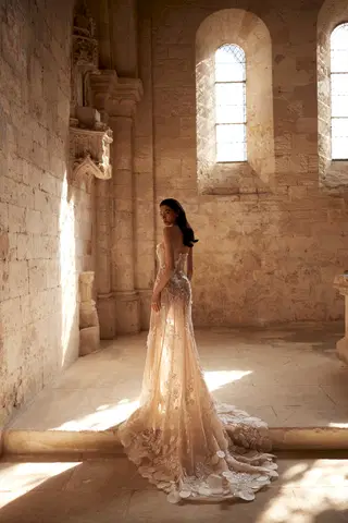 Nicole Stephane by Innocentia Divina - view 4 of 4