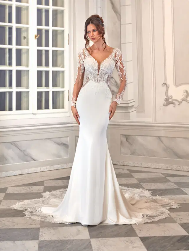 Kaila by Vanilla Sposa: Mermaid silhouette, deep V-neck neckline, long sleeves, lace