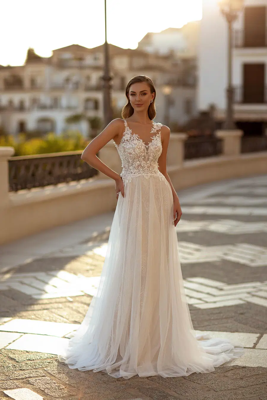 8223 by Monica Loretti: A-Line silhouette, asymetric neckline, sleeveless, crepe