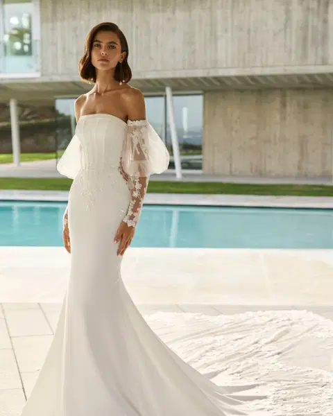 Genesis wedding dress by Rosa Clara, mermaid, crepe