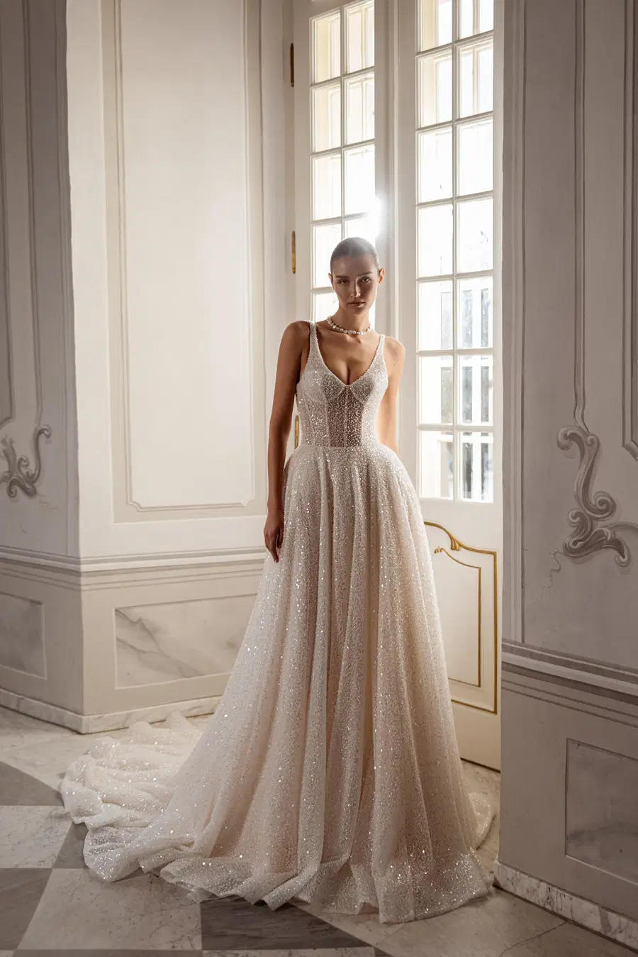 Ottilie by Tina Valerdi: Princess silhouette, V-neck neckline, sleeveless, tulle