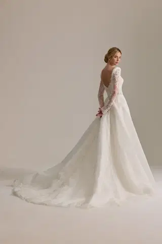 Isolde by Josephine Scott - view 2 of 9