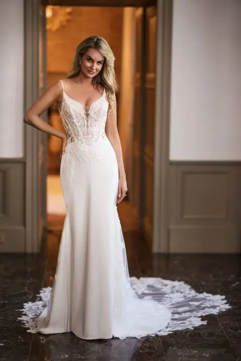 Style 27514 wedding dress by Très Chic, mermaid, crepe