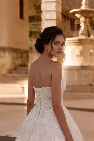 8403 by Monica Loretti - view 4 of 4