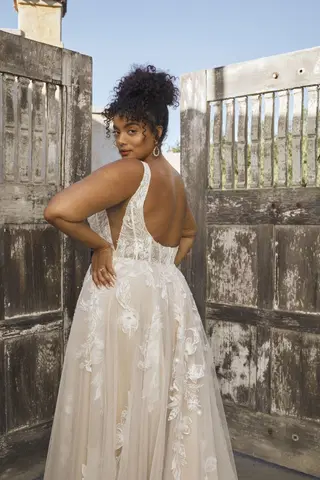 Jasper Curvy by Beloved by Casablanca - view 6 of 6