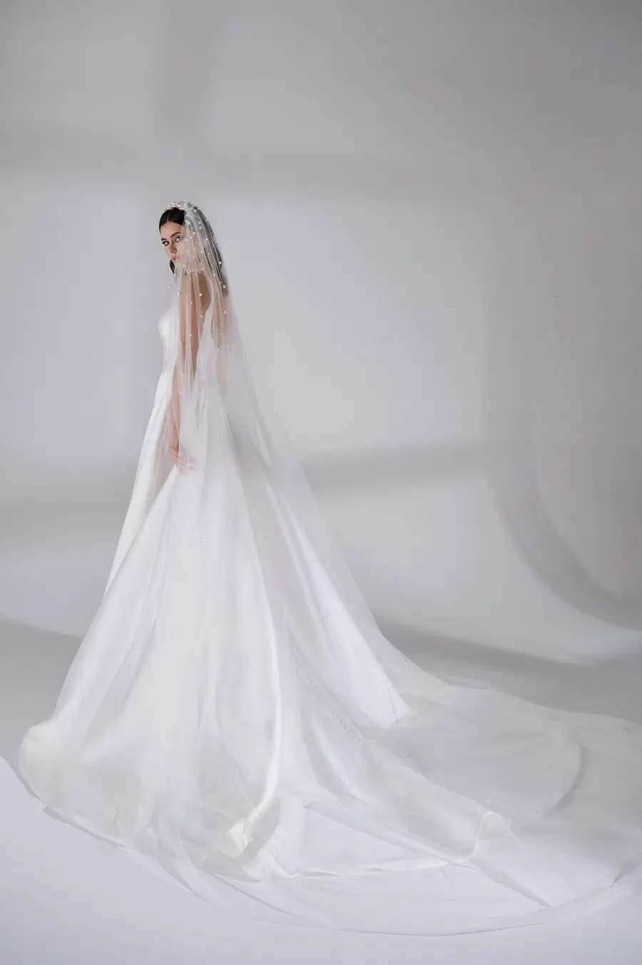 Elliot by Avenue by Josephine Scott - view 6 of 6