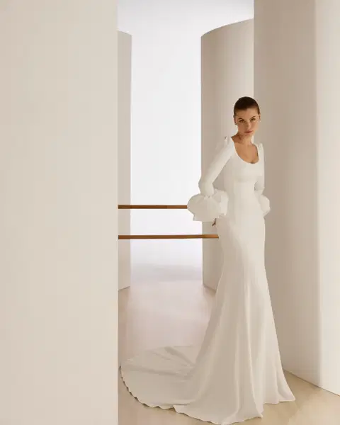Dogma wedding dress by Aire Barcelona, mermaid, crepe