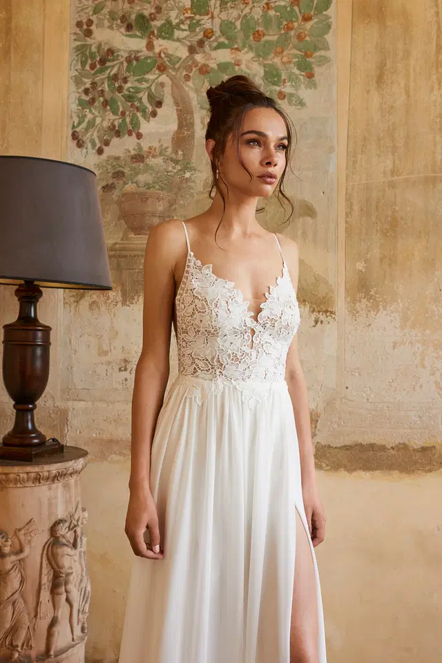 E-5208 by Elizabeth Passion - view 2 of 3