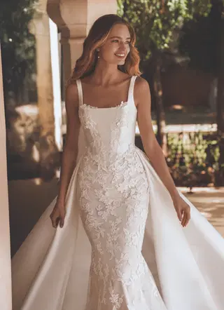 Vee by Enzoani - view 3 of 10
