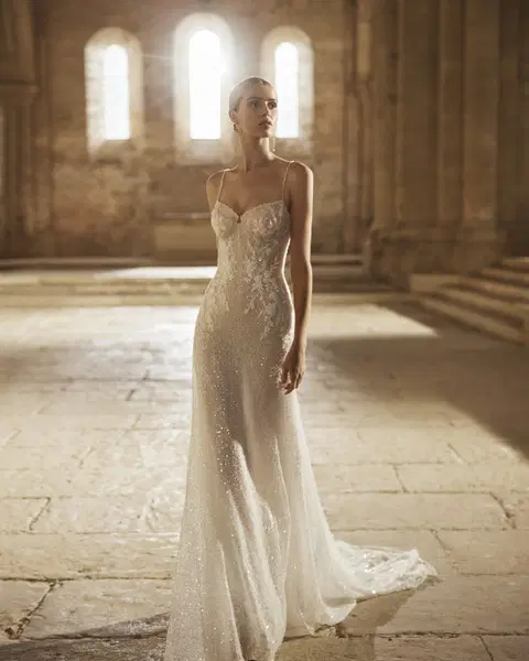 Loren wedding dress by Rosa Clara, mermaid, lace