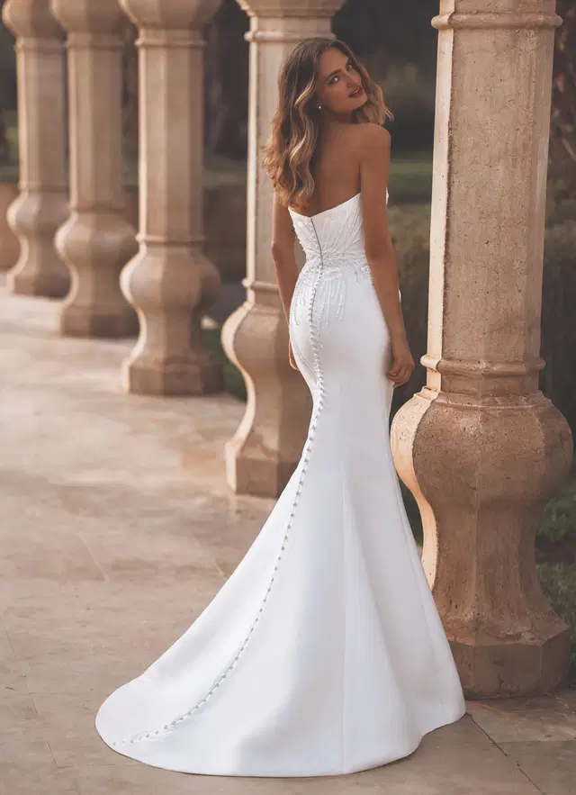 Virginia by Enzoani - view 8 of 9