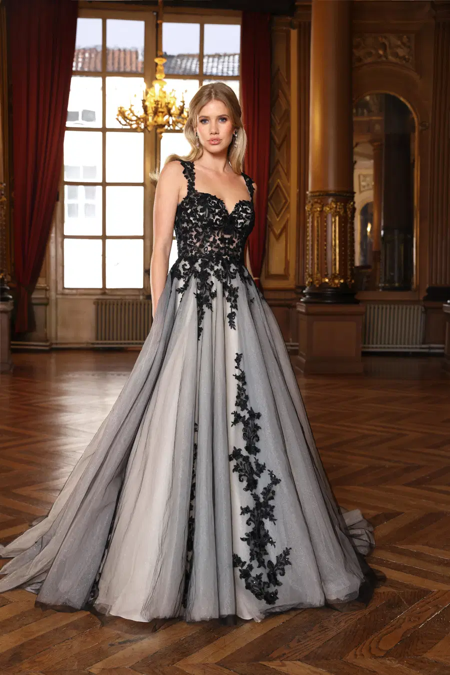 Ciska by Azuree Bridal: A-Line silhouette, sweetheart neckline, sleeveless, lace