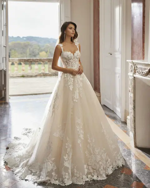 Vannia wedding dress by Rosa Clara, A-line, tulle