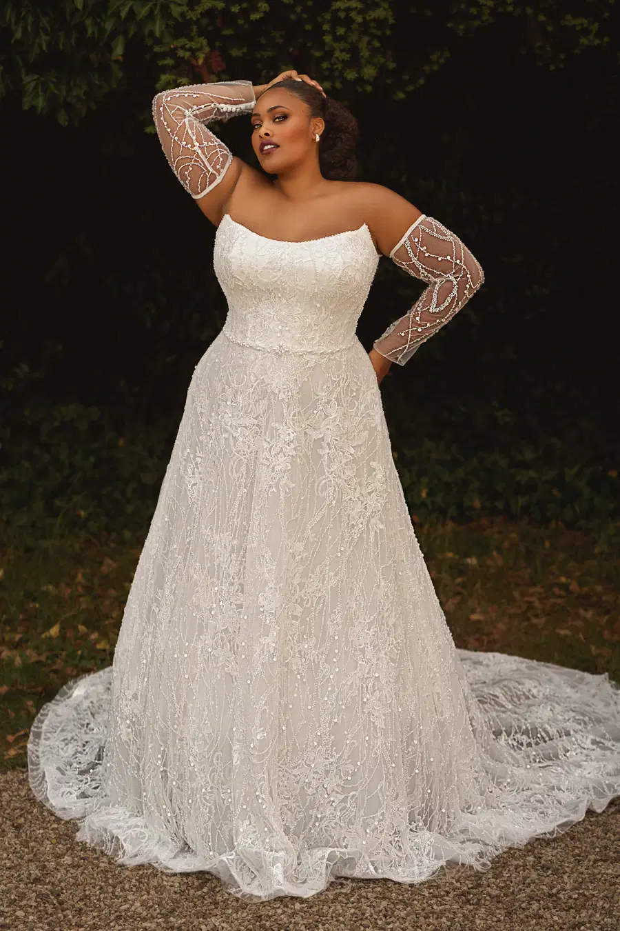 PH8268 by Envy by Phoenix: A-Line silhouette, scoop neckline, tulle, chapel train