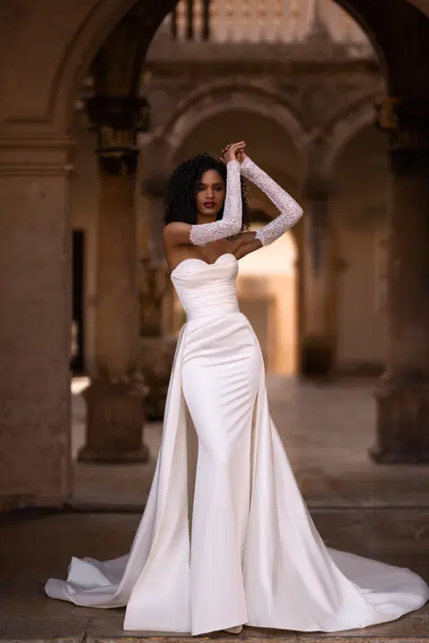 Preston wedding dress by Wona Concept, mermaid, lace