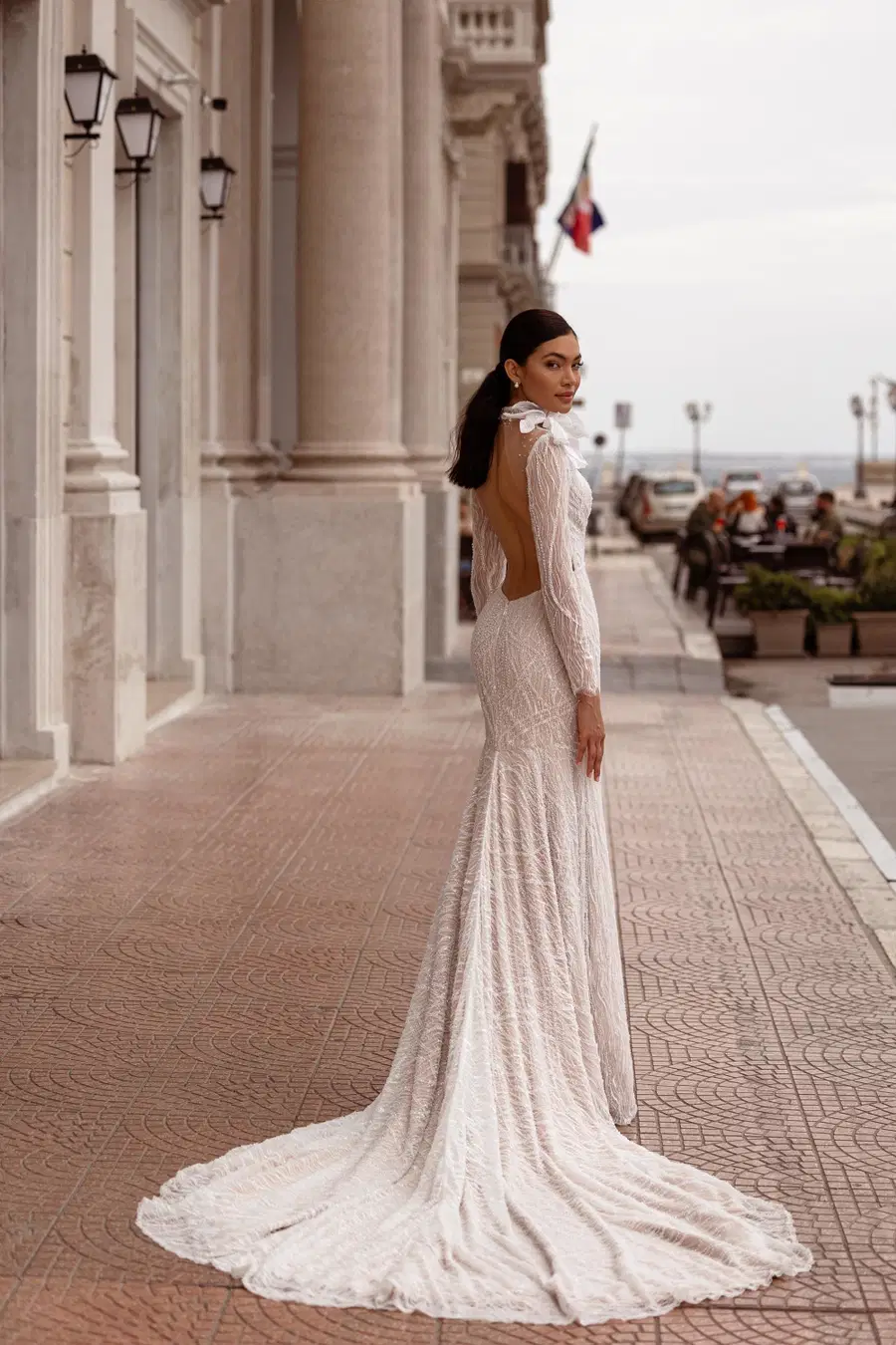 Divine by Carfelli - view 4 of 4