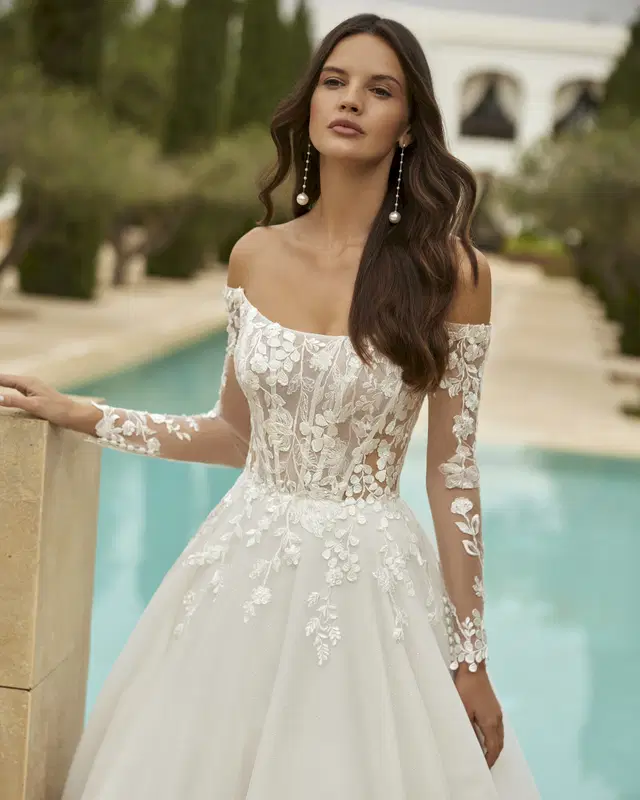 Silvana by Adriana Alier - view 2 of 3