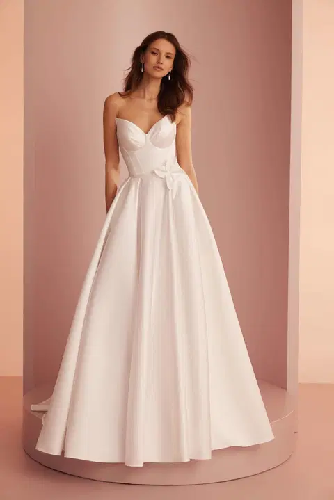 Style L411 wedding dress by Ariamo Light, ball gown, satin