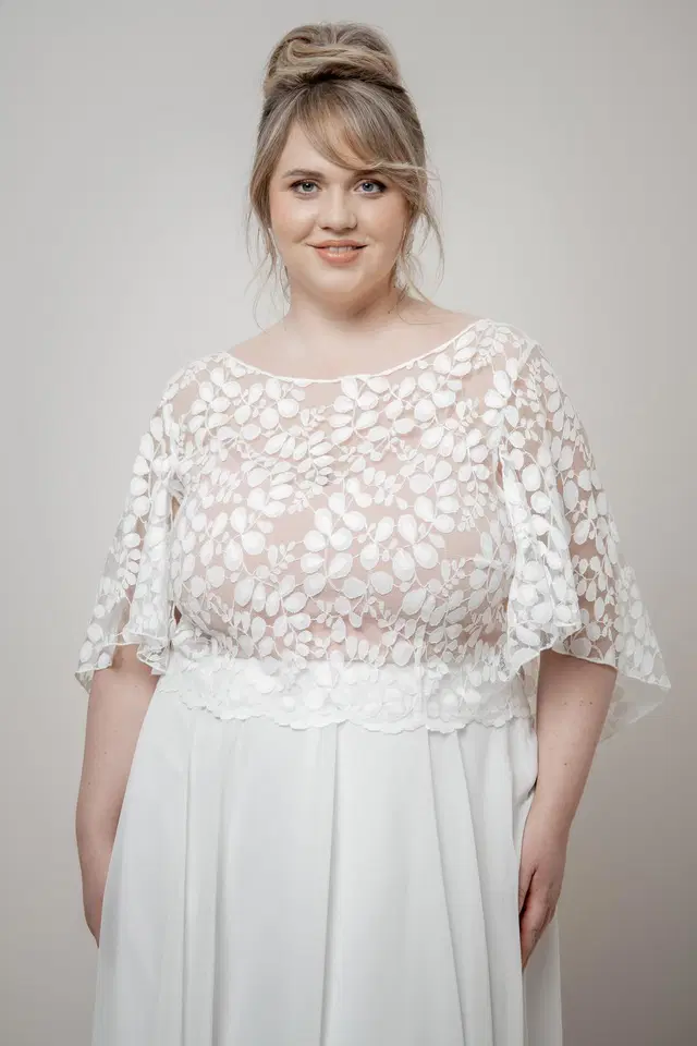 Top Corie Rosé Curvy by noni Selected: Two-Piece silhouette, sweetheart neckline, sleeveless, jersey