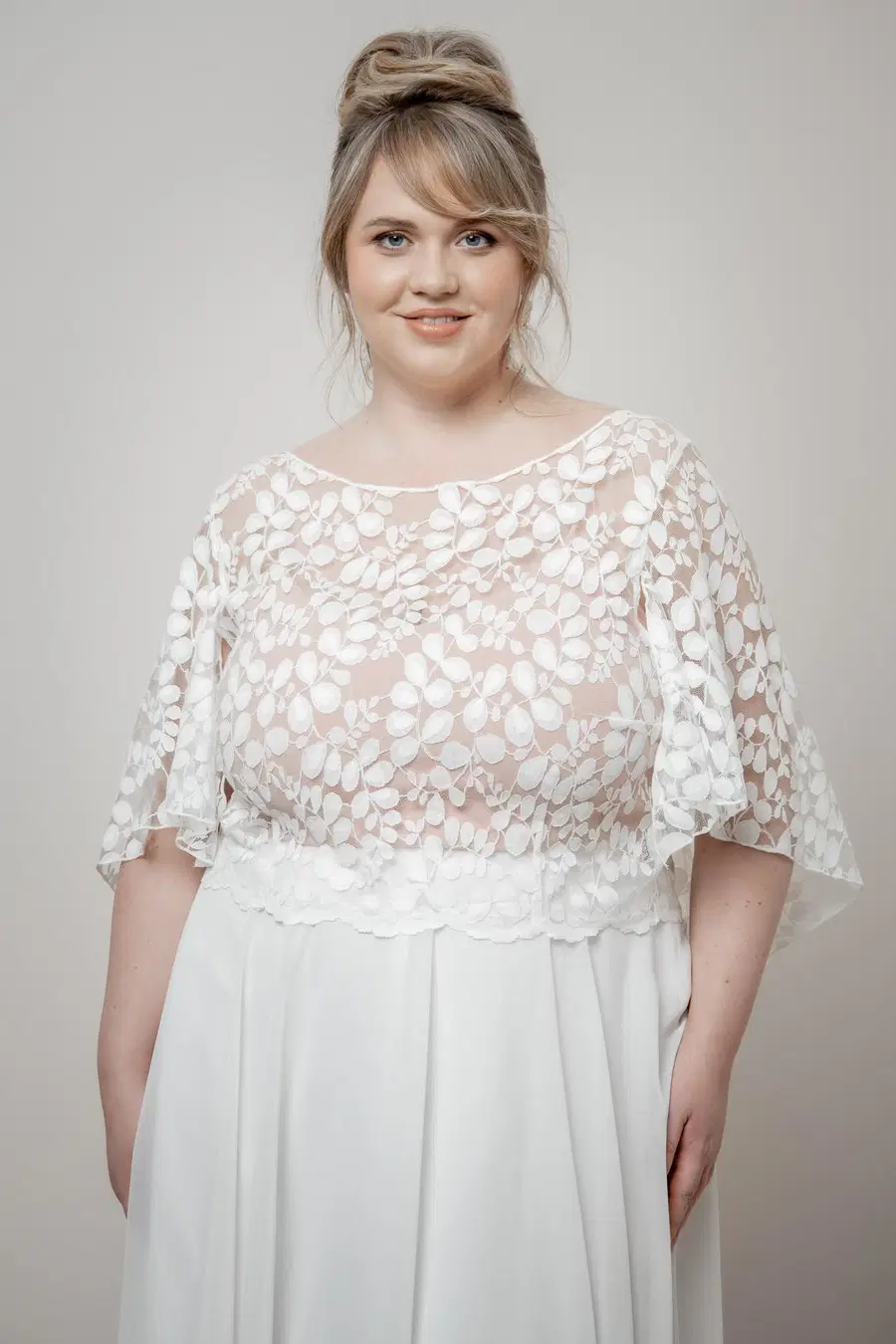 Top Corie Rosé Curvy by noni Selected: Two-Piece silhouette, sweetheart neckline, sleeveless, jersey