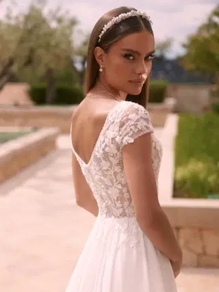 Croceus by Bianco Evento - view 5 of 6