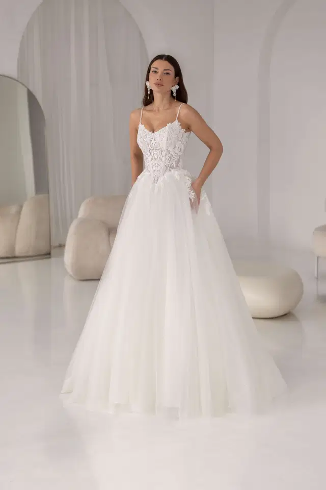Kythans by Jarice: Ball Gown silhouette, sweetheart neckline, sleeveless, tulle