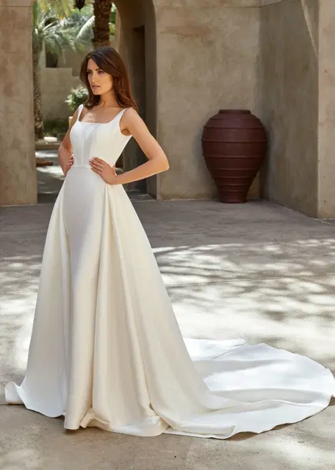 Amaryllis wedding dress by Dando London, fit & flare, mikado