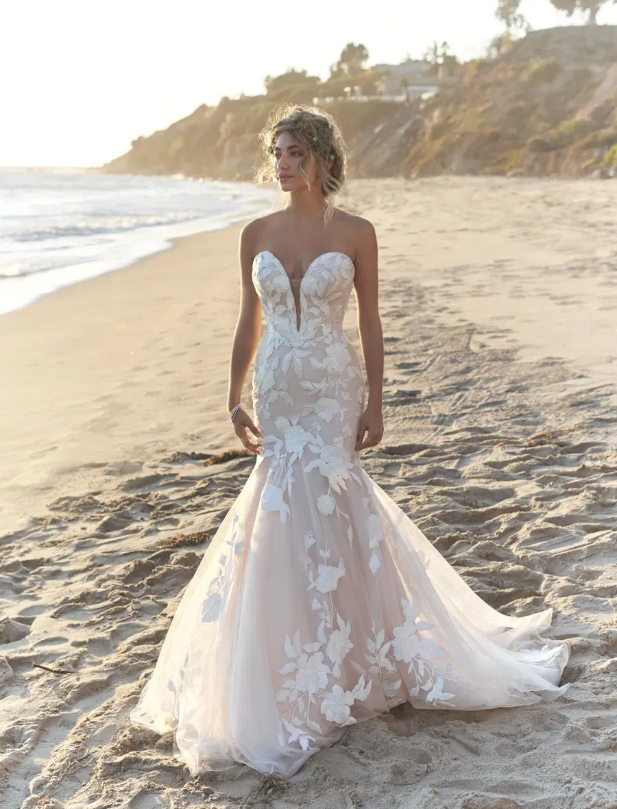 Hattie by Rebecca Ingram: Mermaid silhouette, sweetheart neckline, sleeveless, lace